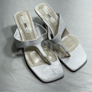 Zara White Sandals Heeled Flip Flops Women’s Size 41 EU/10 US